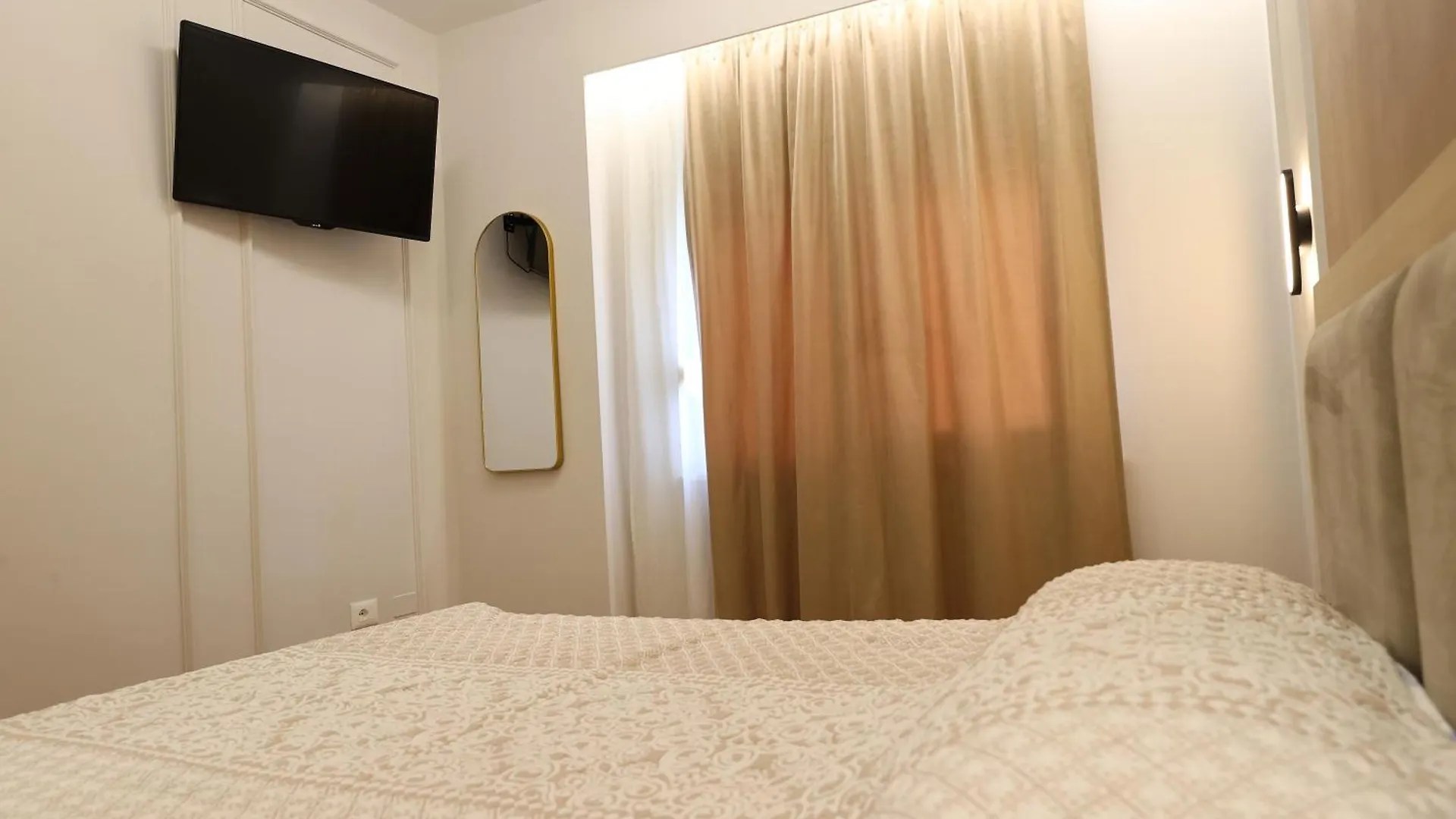 Amel Deluxe Apartment Durres Albania